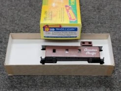 Roundhouse/Trains Canada 1-107 HO Scale Wood Caboose Kit CP 434632 - NOS