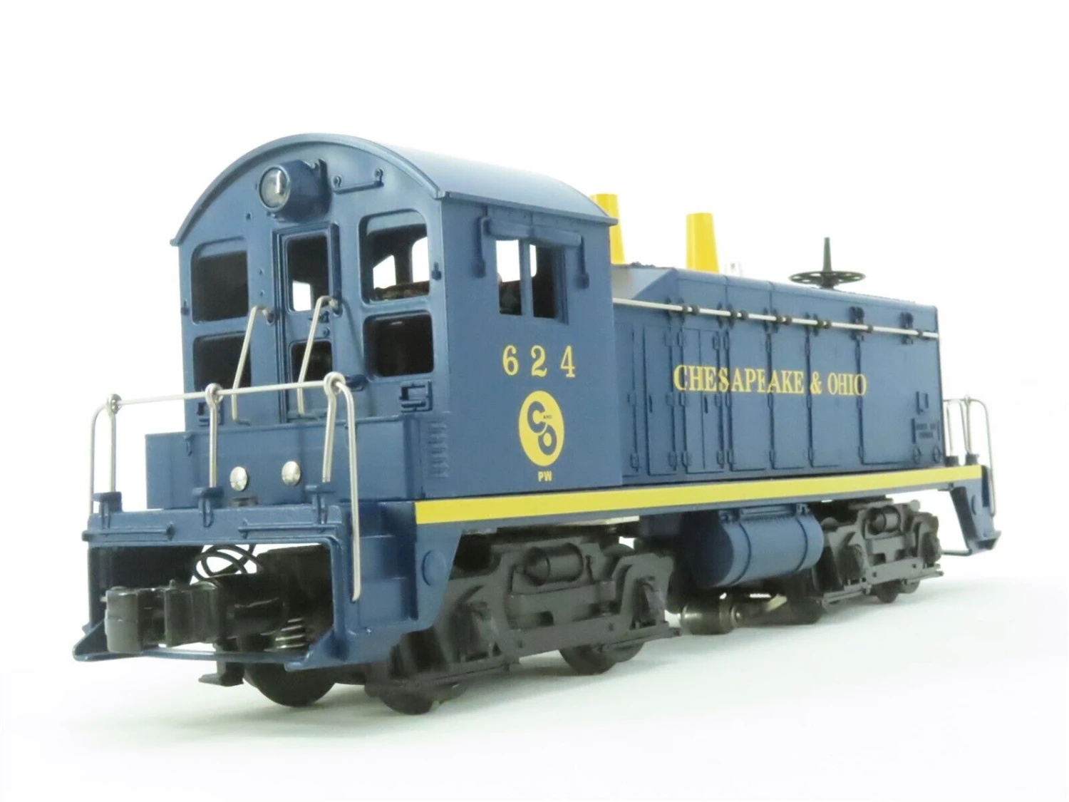 Lionel 6-18978 O Gauge C&O NW2 Switcher With TMCC Command & Railsounds - NOS 2 Lionel 6-18978 O Gauge C&O NW2 Switcher With TMCC Command & Railsounds - NOS - Image 2